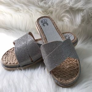 Open toe sandals